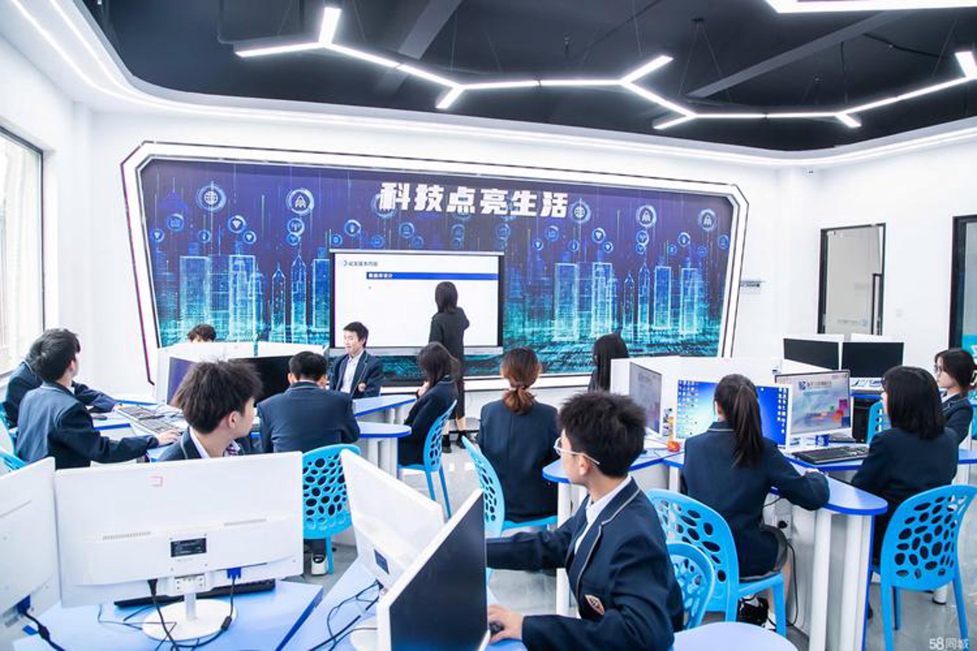 数字化转型之路：威海电脑培训的热潮与机遇